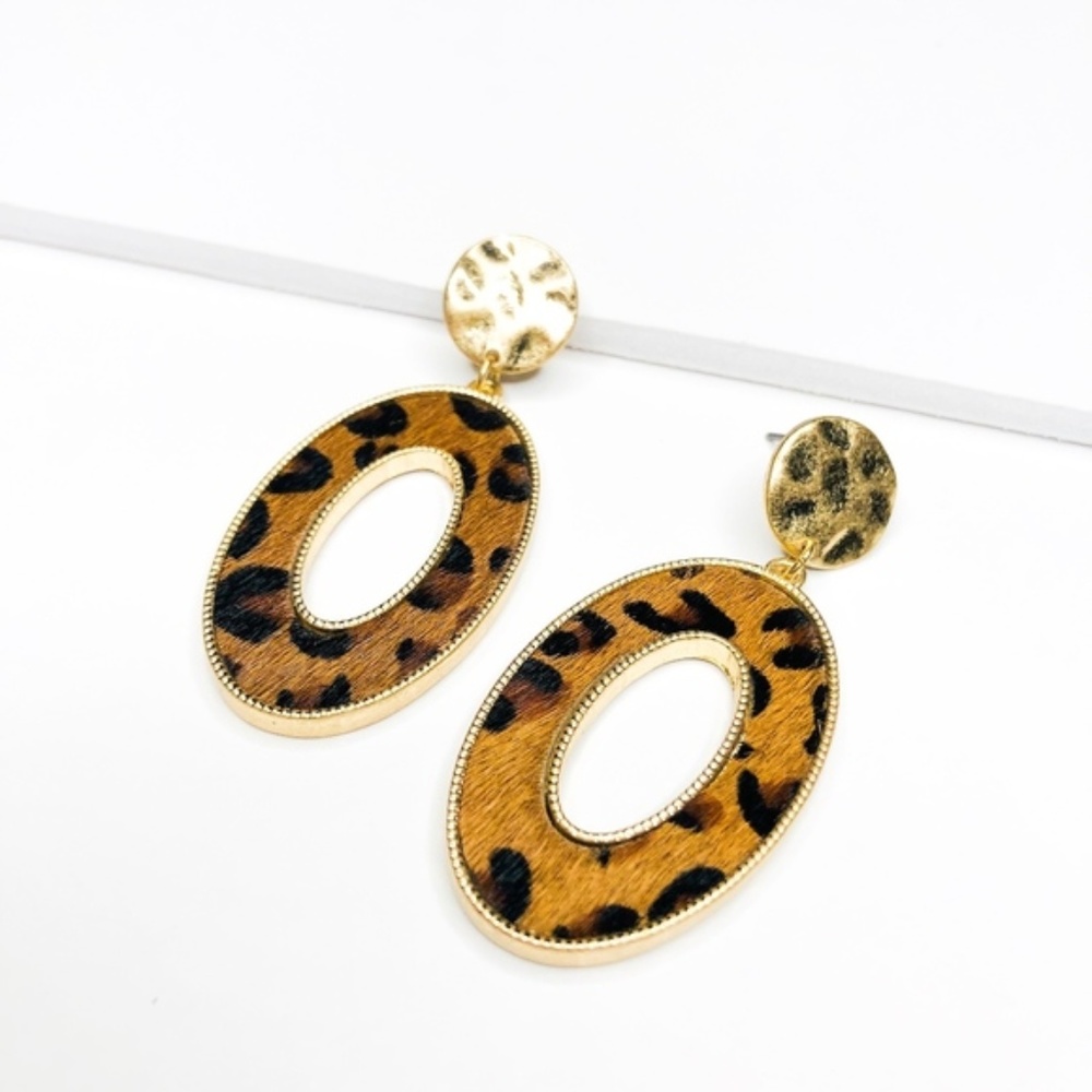 Dark Animal Print Leopard Hammered Gold Earrings - Picture 2 of 5